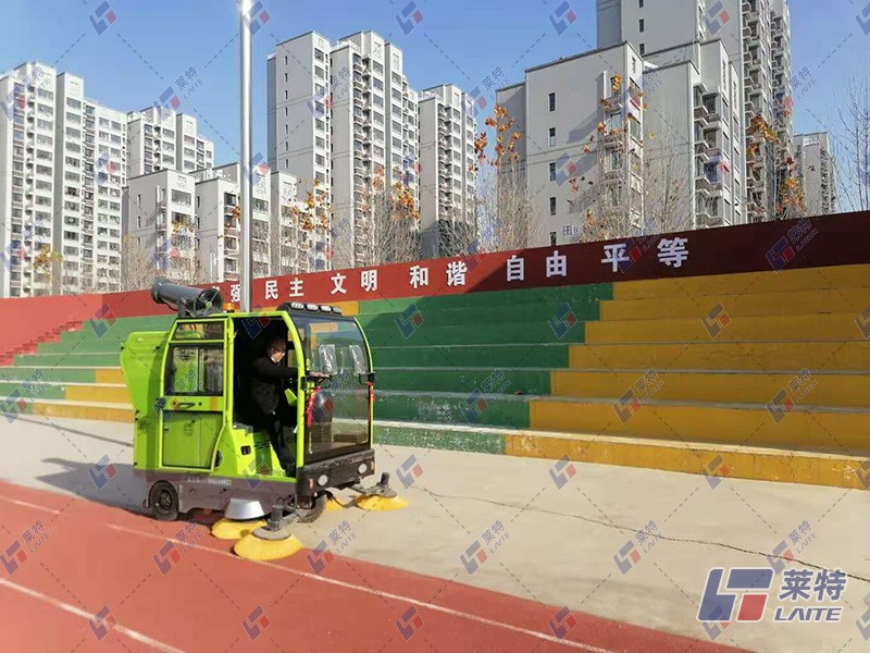 电动扫地车进校园，助力学校步入智能清洁时代